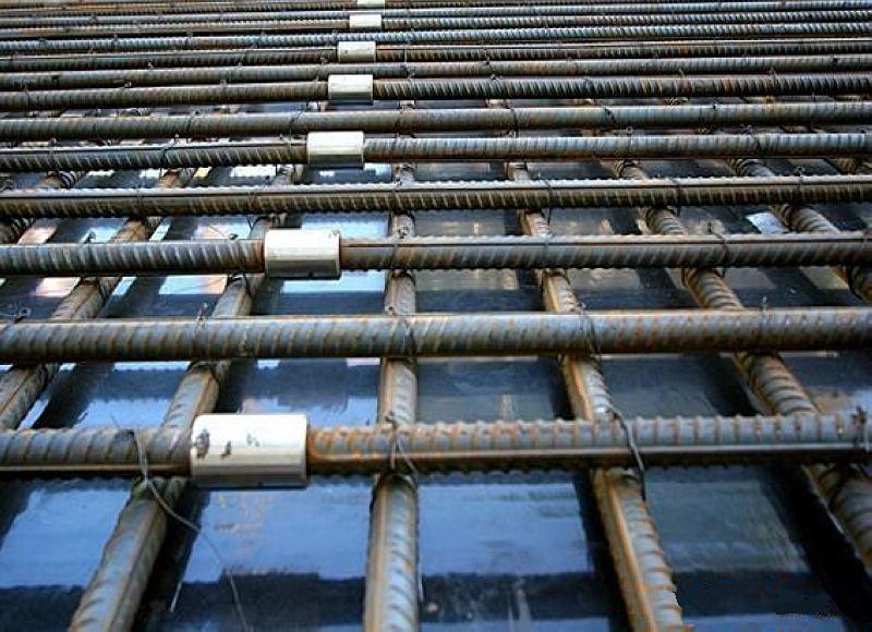 舞钢为什么建楼房时，要在钢筋上加一排小圆环？原来作用这么大
